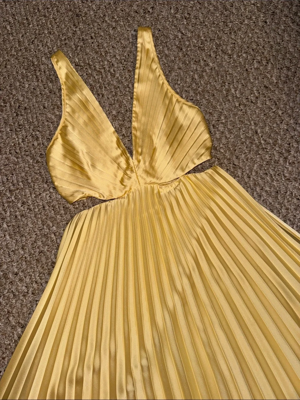 Abercrombie & Fitch Yellow Pleated Maxi Dress with Cutout Waist